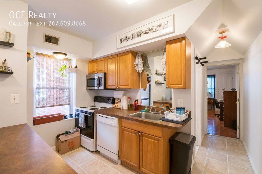 Apartment for rent at 807 N Franklin St #2, Philadelphia, PA 19123