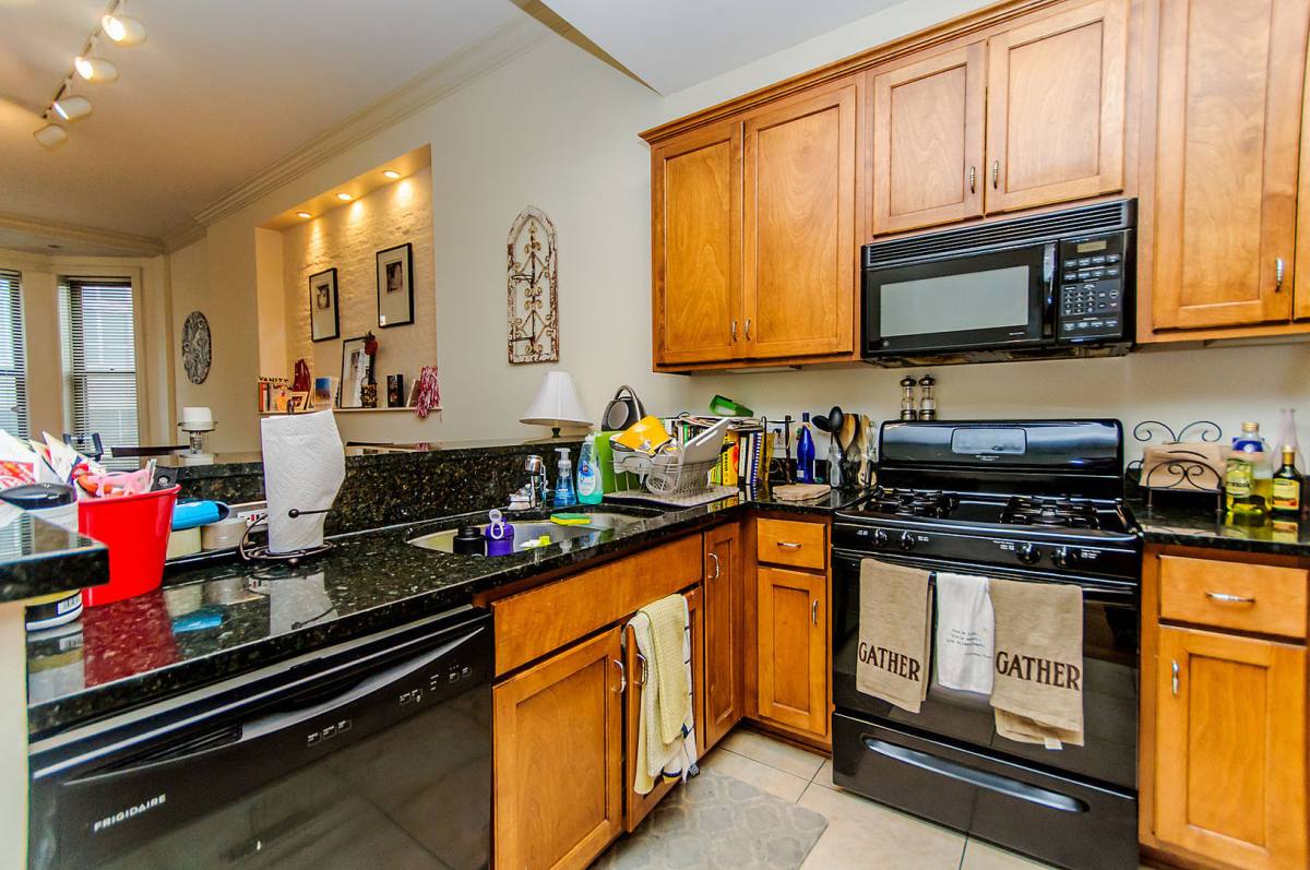 Apartment for rent at 531 N Wells St, Chicago, IL 60654