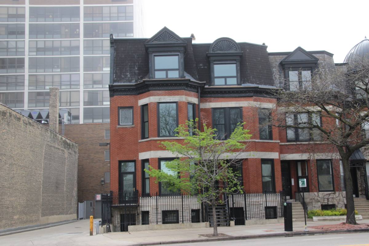 Apartment for rent at 1760-62 N Clark St, Chicago, IL 60614