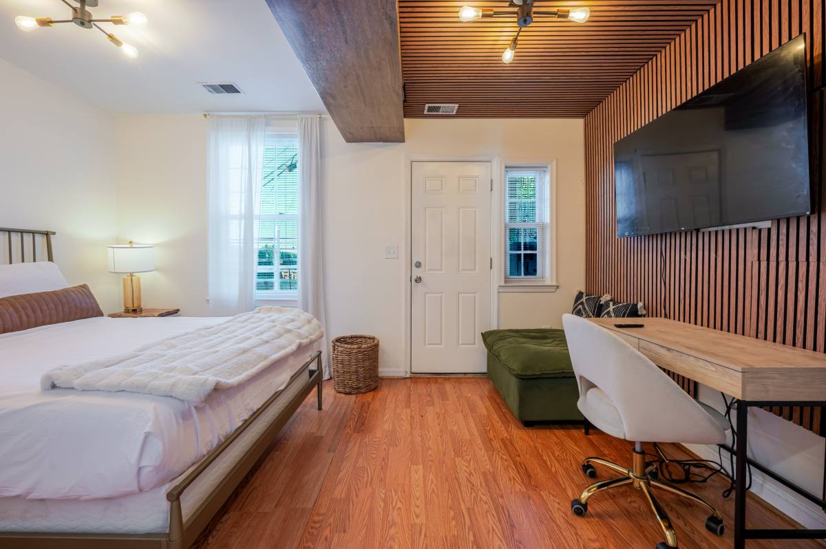 Condo for rent at 912 19th St NE #A, Washington, DC 20002