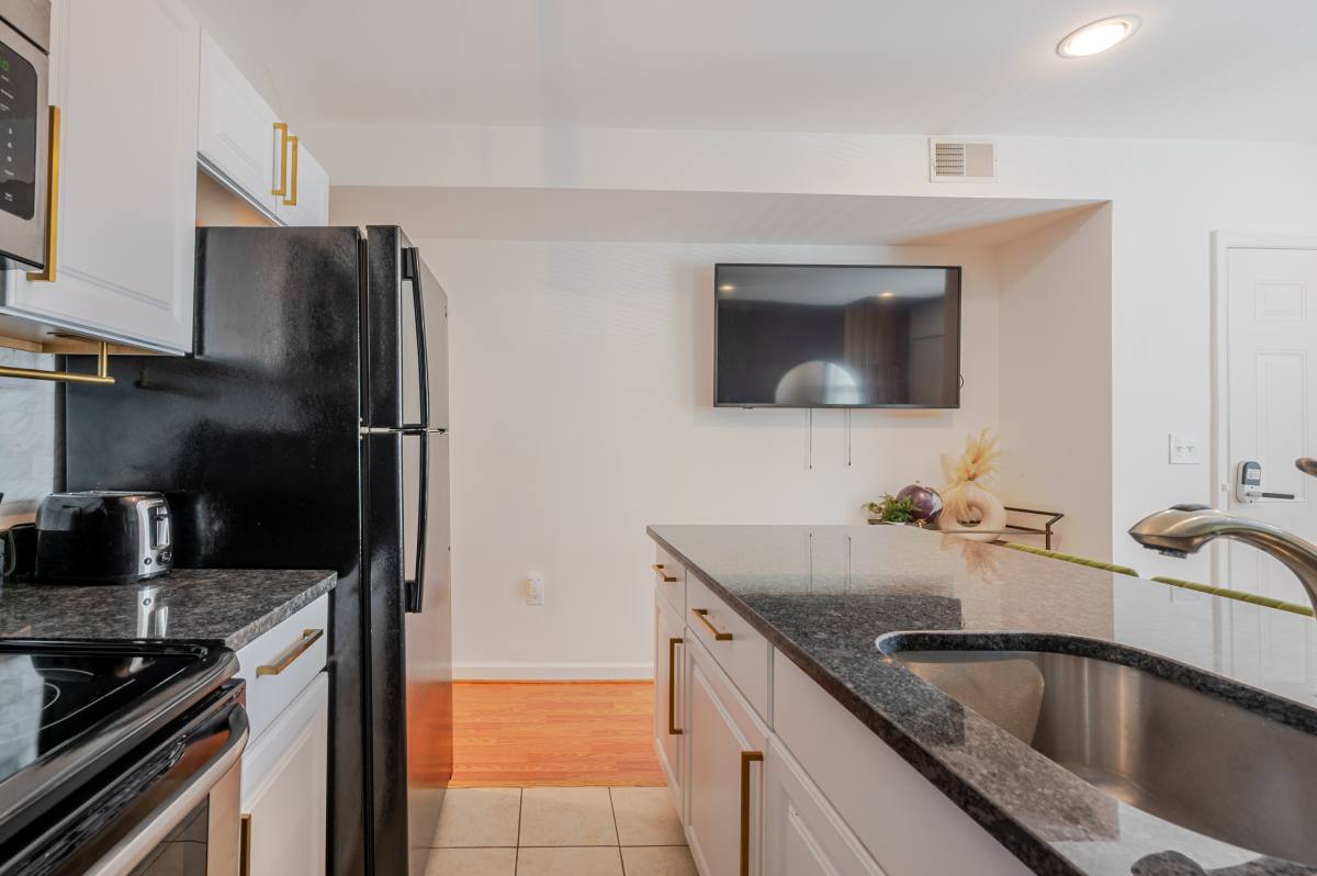 Condo for rent at 912 19th St NE #A, Washington, DC 20002