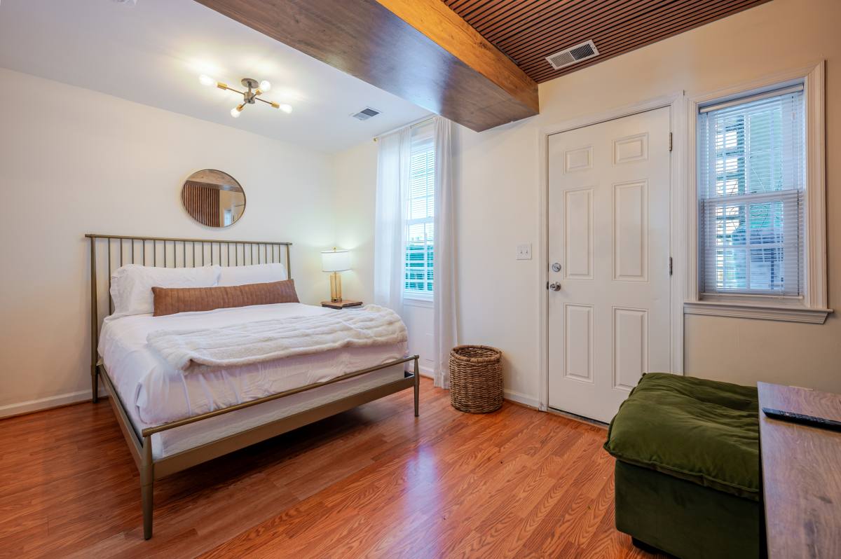 Condo for rent at 912 19th St NE #A, Washington, DC 20002
