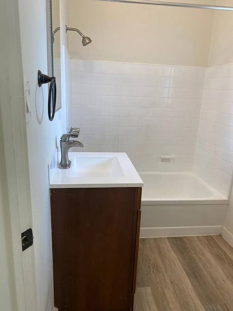 Apartment for rent at 1424 E Wilson Ave #A, Glendale, CA 91206