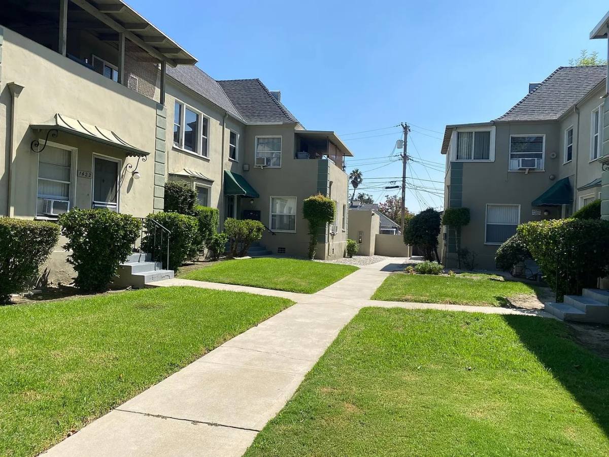 Apartment for rent at 1424 E Wilson Ave #A, Glendale, CA 91206