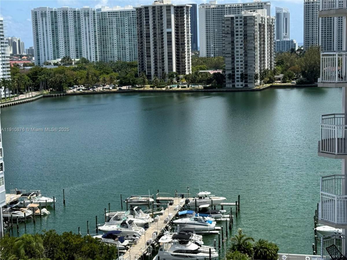 Apartment for rent at 18031 Biscayne Blvd #1402, North Miami Beach, FL 33160