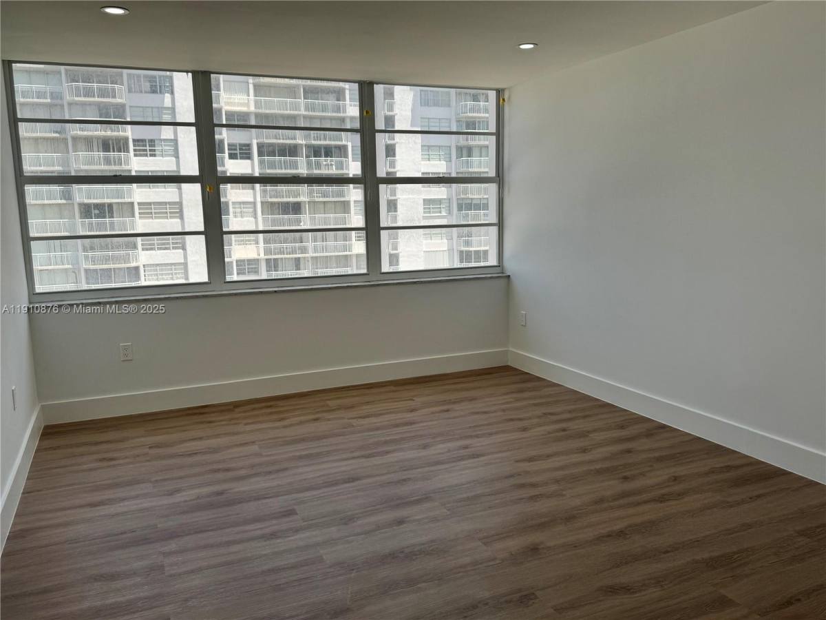 Apartment for rent at 18031 Biscayne Blvd #1402, North Miami Beach, FL 33160