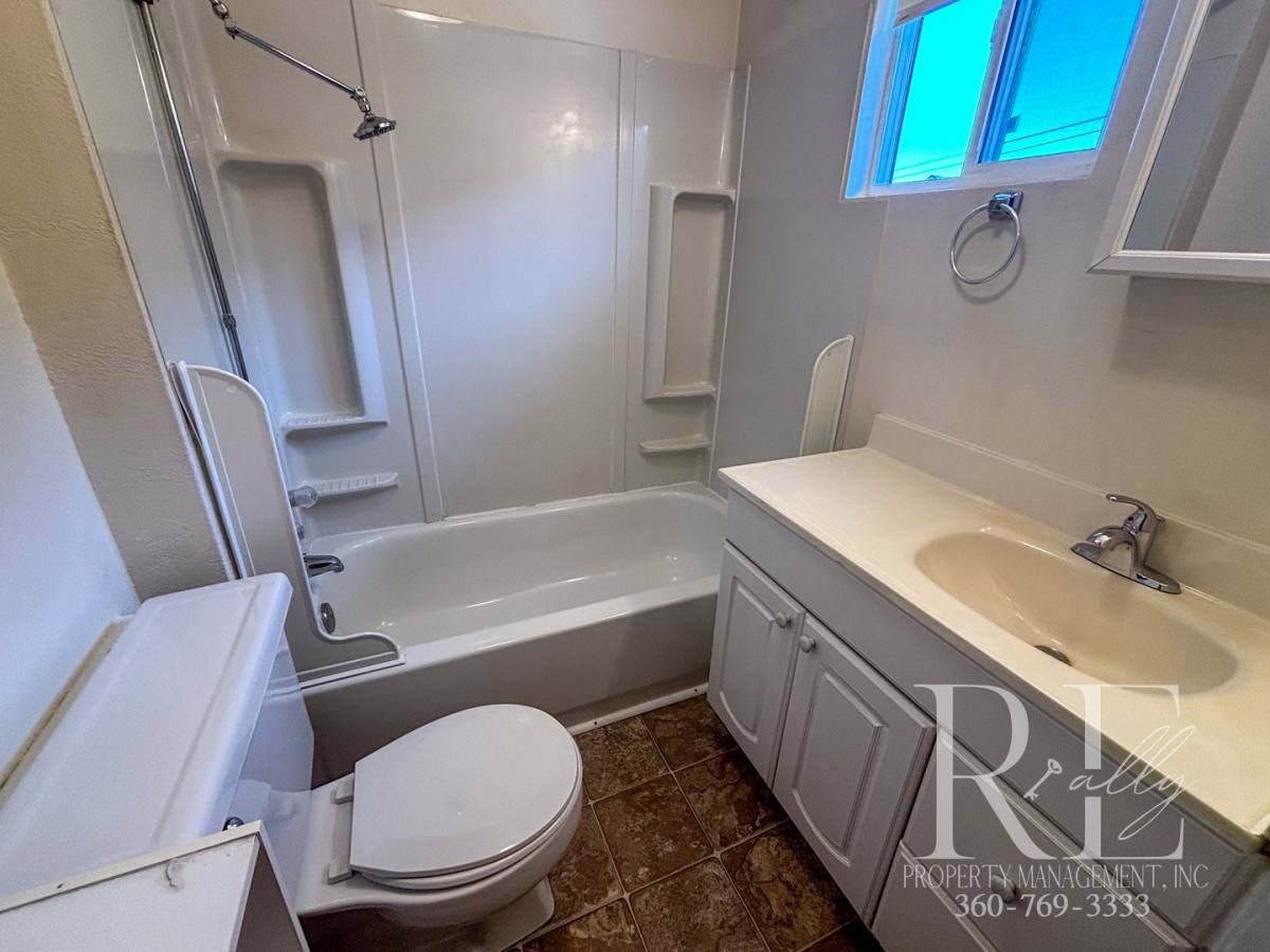 Apartment for rent at 1215-B Burwell St, Bremerton, WA 98337