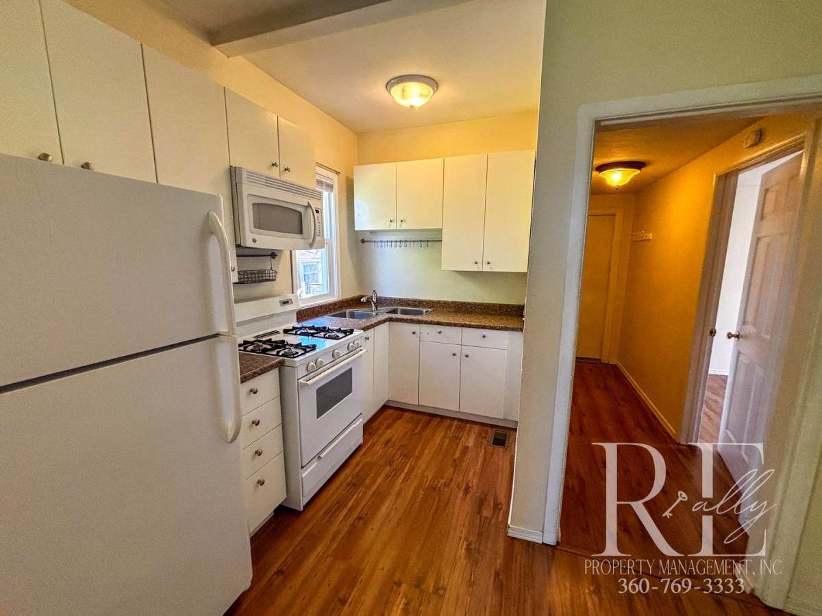 Apartment for rent at 1215-B Burwell St, Bremerton, WA 98337