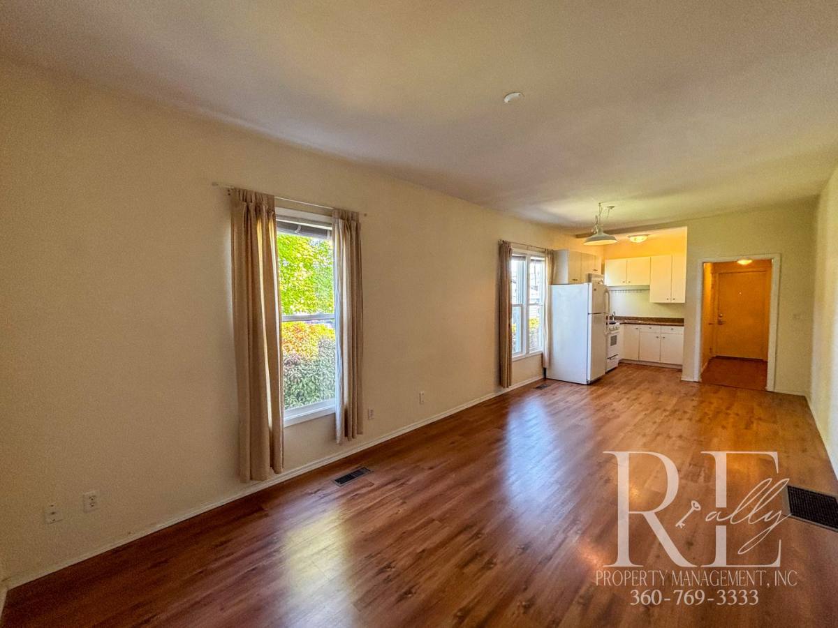 Apartment for rent at 1215-B Burwell St, Bremerton, WA 98337