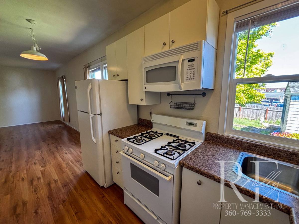 Apartment for rent at 1215-B Burwell St, Bremerton, WA 98337