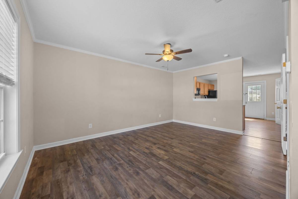 Townhouse for rent at 911 Springwood Dr, Jacksonville, NC 28546