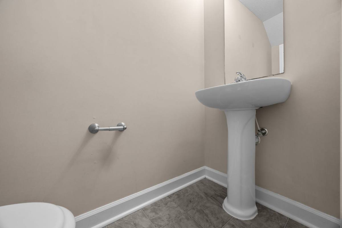 Townhouse for rent at 911 Springwood Dr, Jacksonville, NC 28546