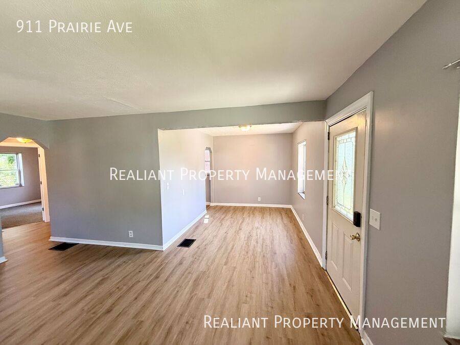 House for rent at 911 Prairie Ave, Cincinnati, OH 45215