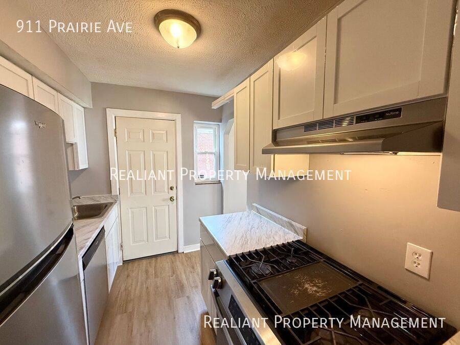 House for rent at 911 Prairie Ave, Cincinnati, OH 45215
