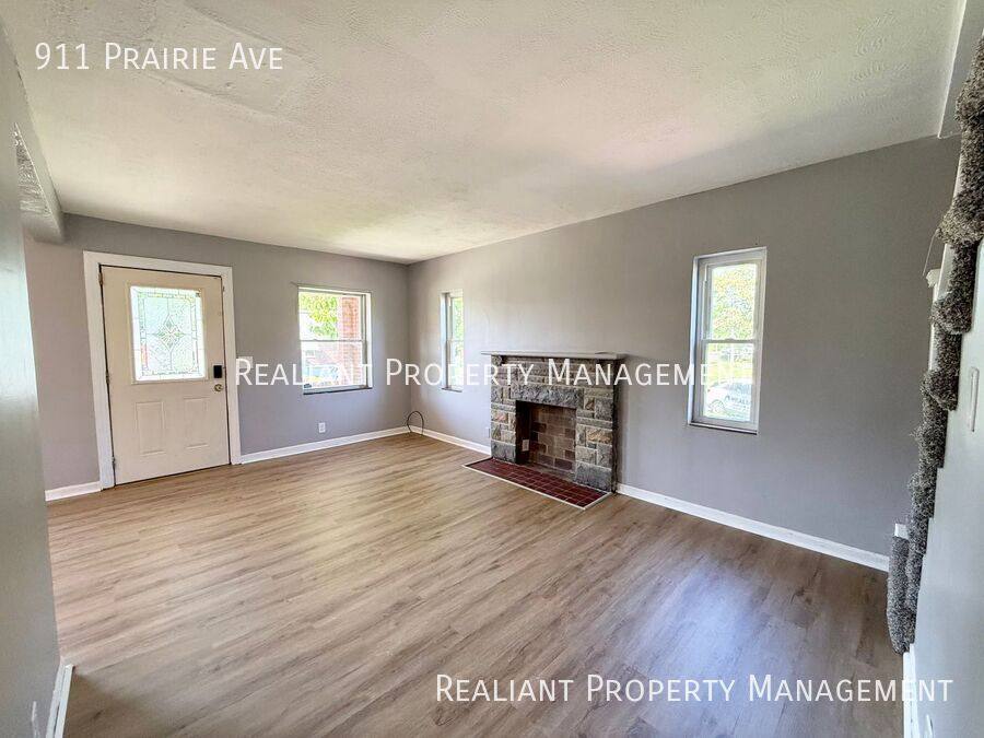 House for rent at 911 Prairie Ave, Cincinnati, OH 45215