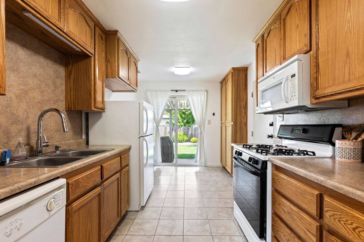 House for rent at 1580 Jeffries Ave, Anderson, CA 96007