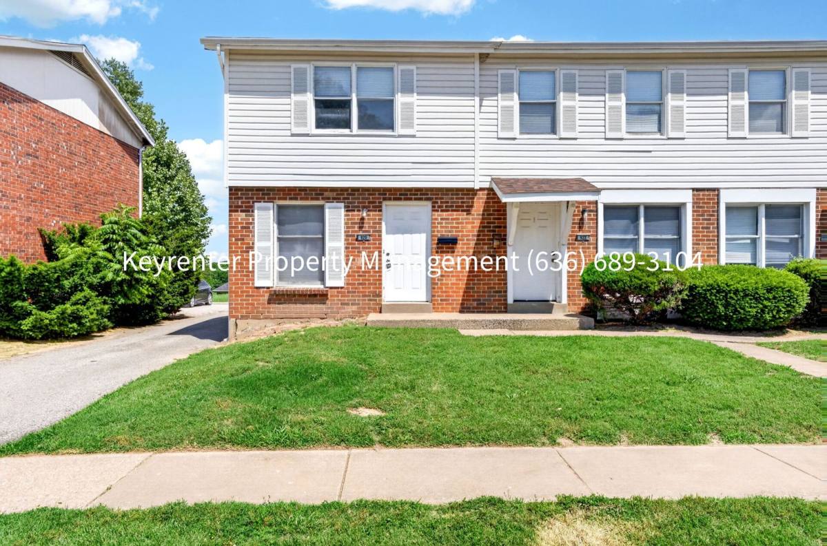 Apartment for rent at 920 Parkcrest Dr, Saint Charles, MO 63301