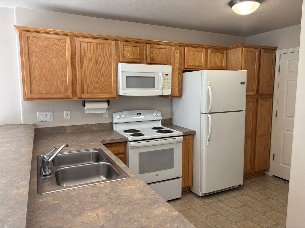 House for rent at 4115 Geranium Loop NE, Salem, OR 97305