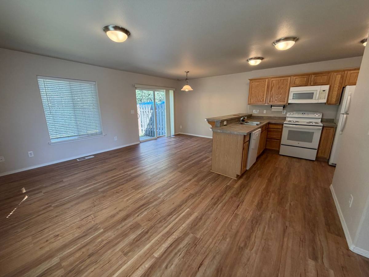 House for rent at 4115 Geranium Loop NE, Salem, OR 97305