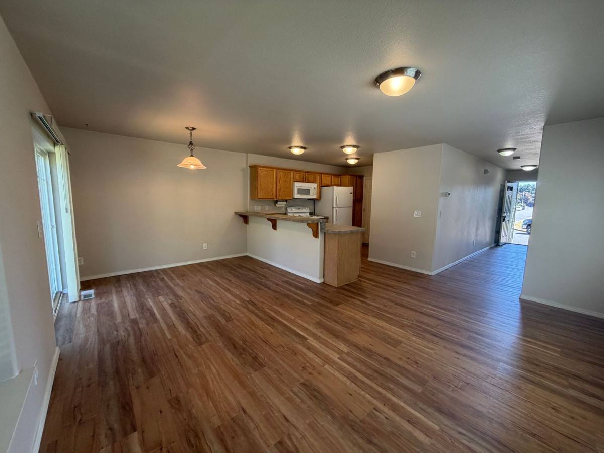 House for rent at 4115 Geranium Loop NE, Salem, OR 97305