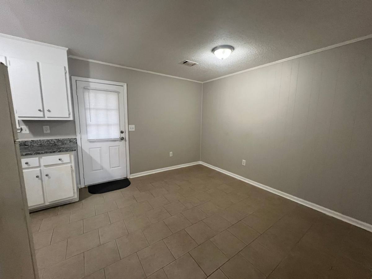 Apartment for rent at 1934 Fosters Ferry Rd, Tuscaloosa, AL 35401