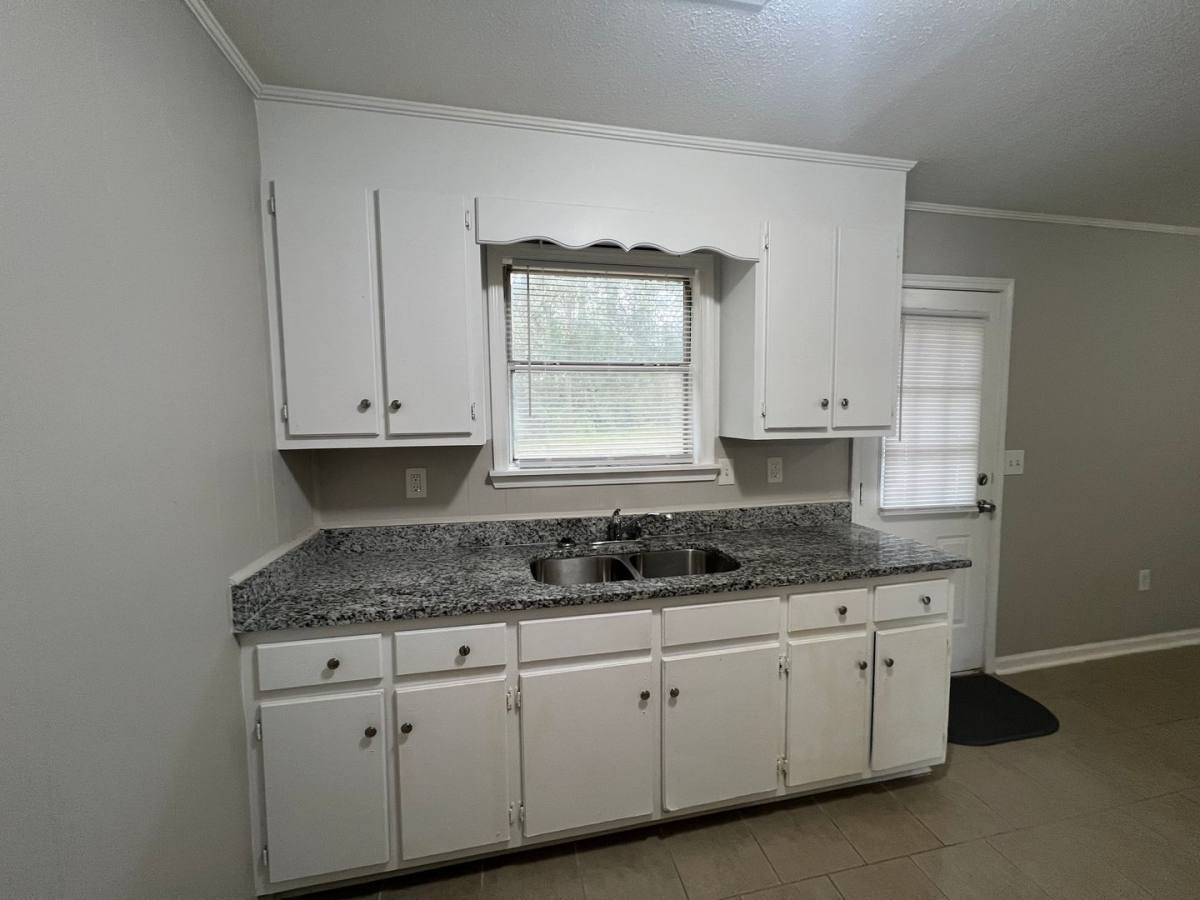 Apartment for rent at 1934 Fosters Ferry Rd, Tuscaloosa, AL 35401