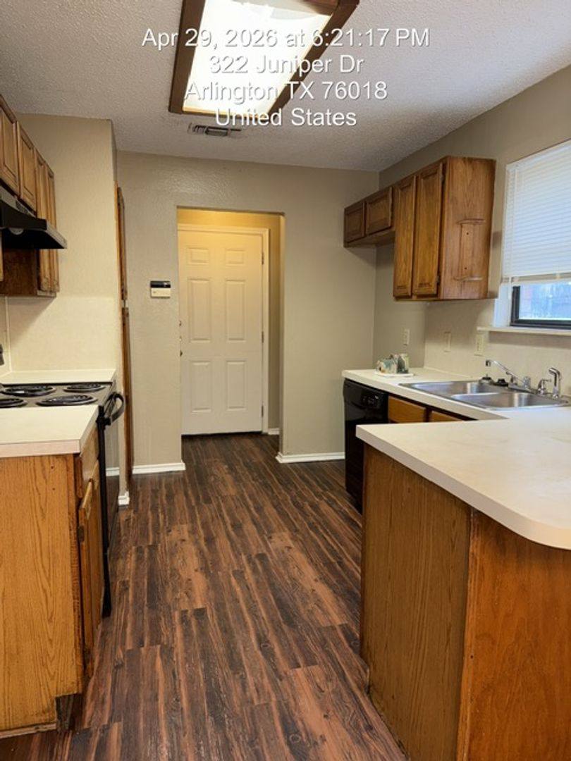 House for rent at 322 Juniper Dr, Arlington, TX 76018