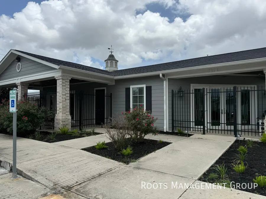 Apartment for rent at 15766 Clarke Springs Dr #15766C, Houston, TX 77053