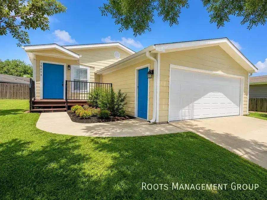 Apartment for rent at 15766 Clarke Springs Dr #15766C, Houston, TX 77053
