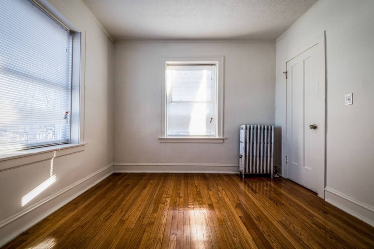 Apartment for rent at 702 N Waller Ave, Chicago, IL 60644