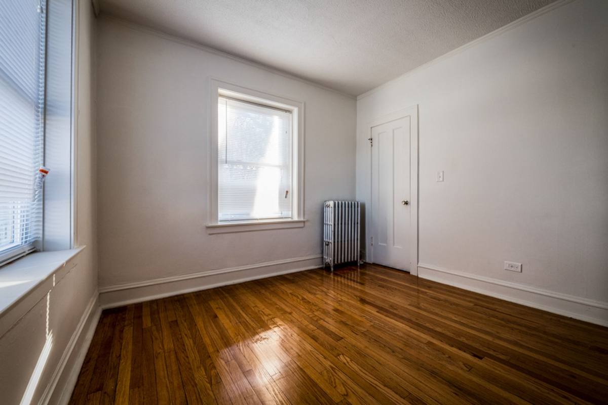 Apartment for rent at 702 N Waller Ave, Chicago, IL 60644