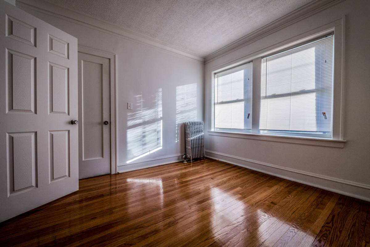 Apartment for rent at 702 N Waller Ave, Chicago, IL 60644