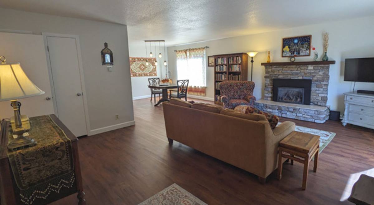 Condo for rent at 931 Hill St, Eureka, CA 95501