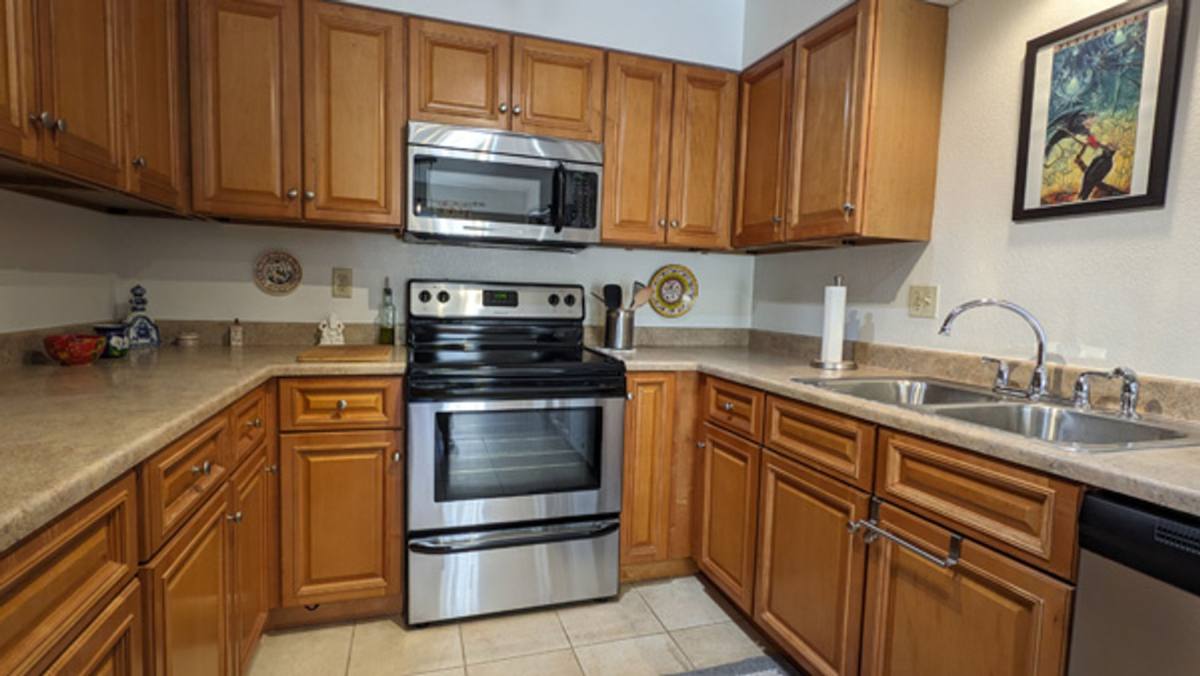 Condo for rent at 931 Hill St, Eureka, CA 95501