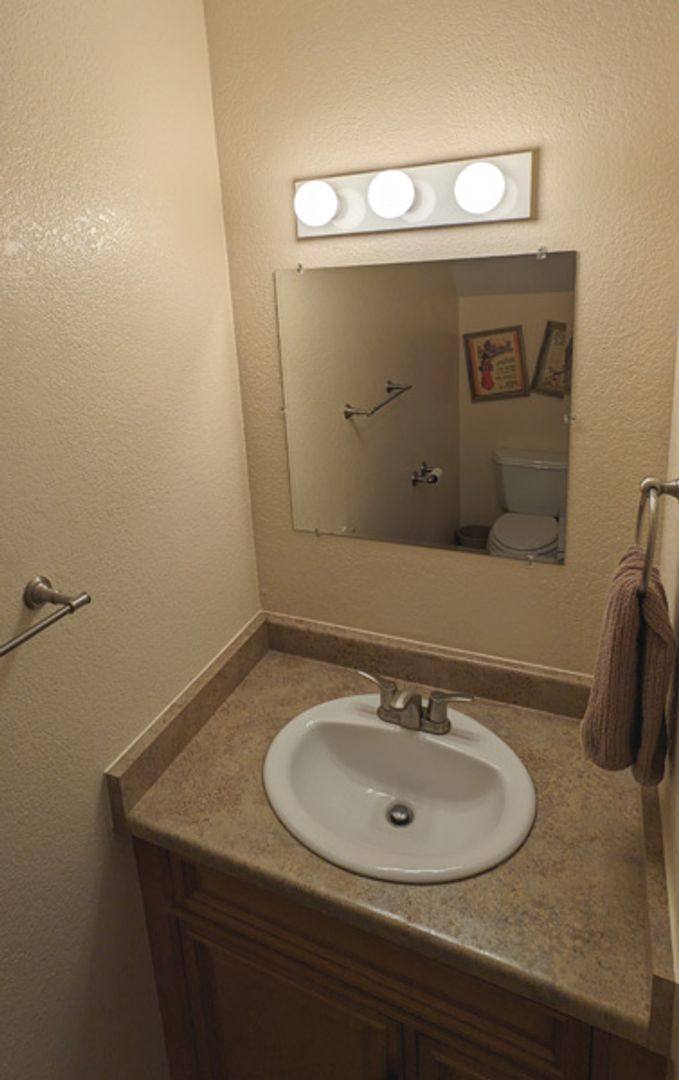 Condo for rent at 931 Hill St, Eureka, CA 95501