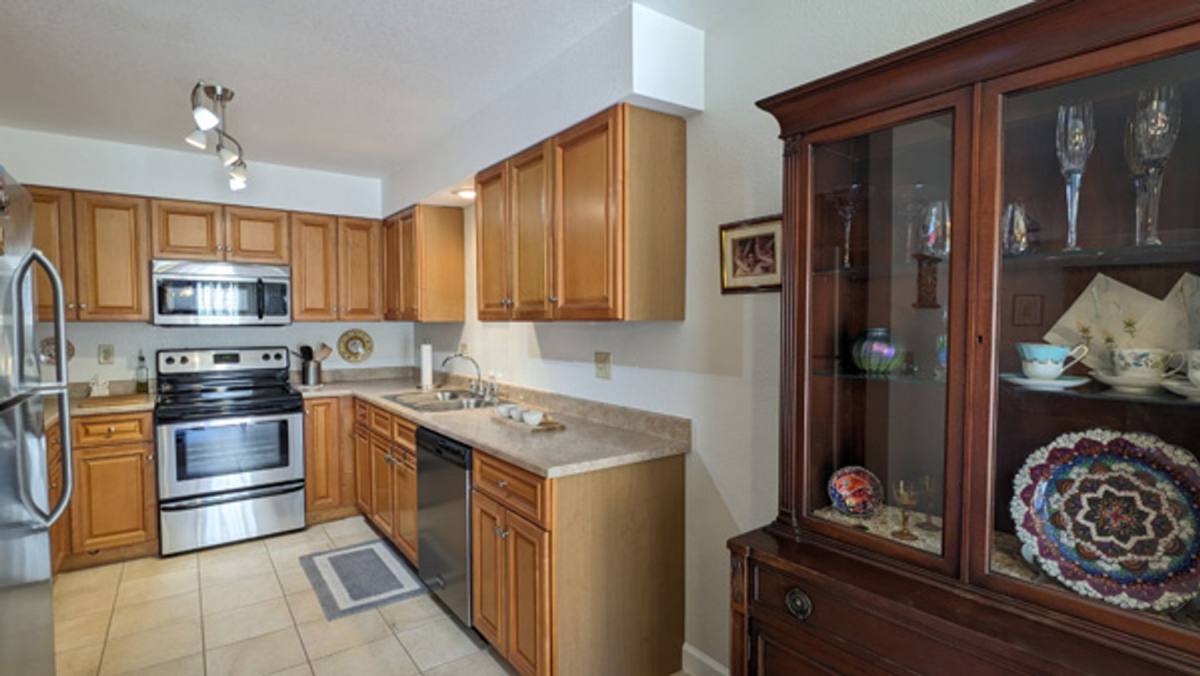 Condo for rent at 931 Hill St, Eureka, CA 95501