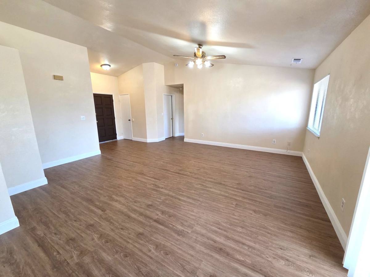 House for rent at 1139 W Glenn Court, Porterville, CA 93257
