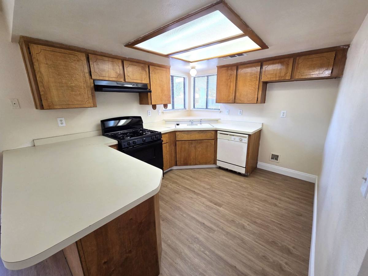 House for rent at 1139 W Glenn Court, Porterville, CA 93257