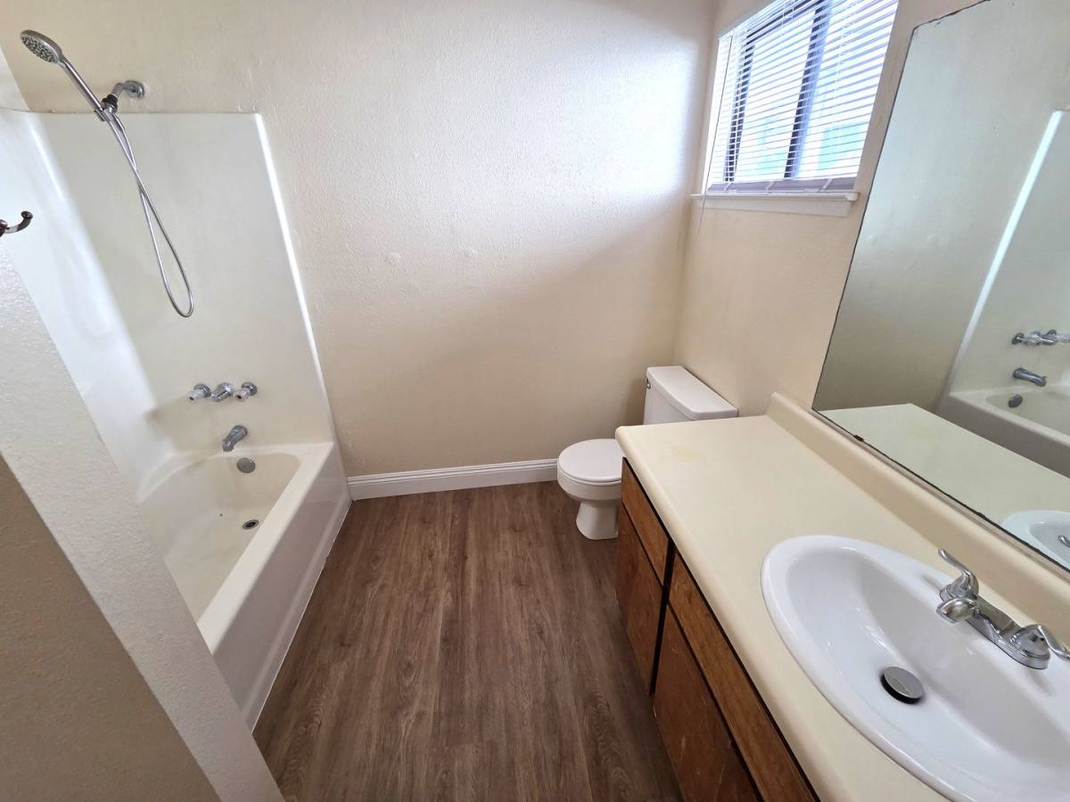 House for rent at 1139 W Glenn Court, Porterville, CA 93257