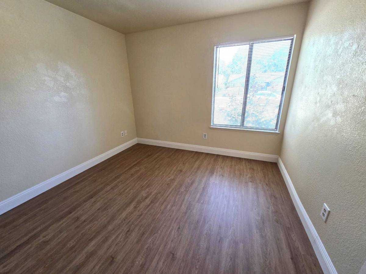 House for rent at 1139 W Glenn Court, Porterville, CA 93257