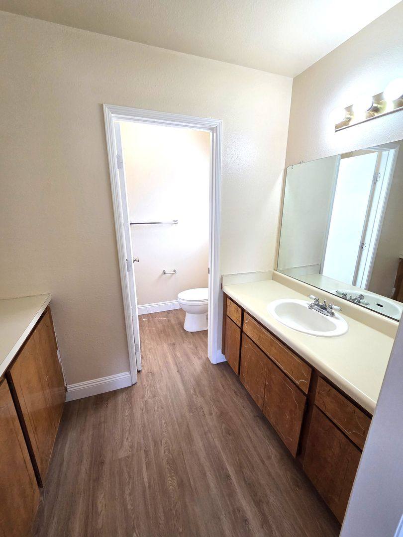 House for rent at 1139 W Glenn Court, Porterville, CA 93257