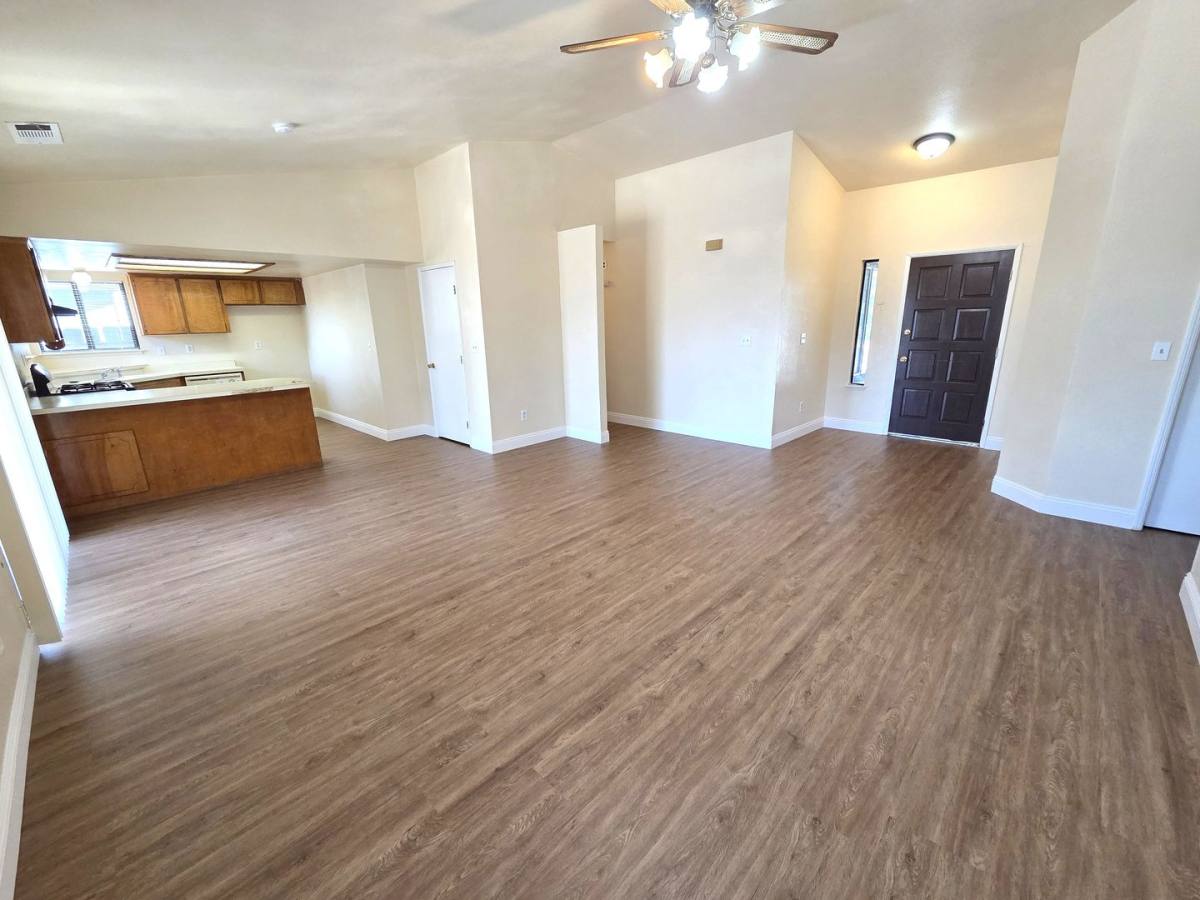 House for rent at 1139 W Glenn Court, Porterville, CA 93257