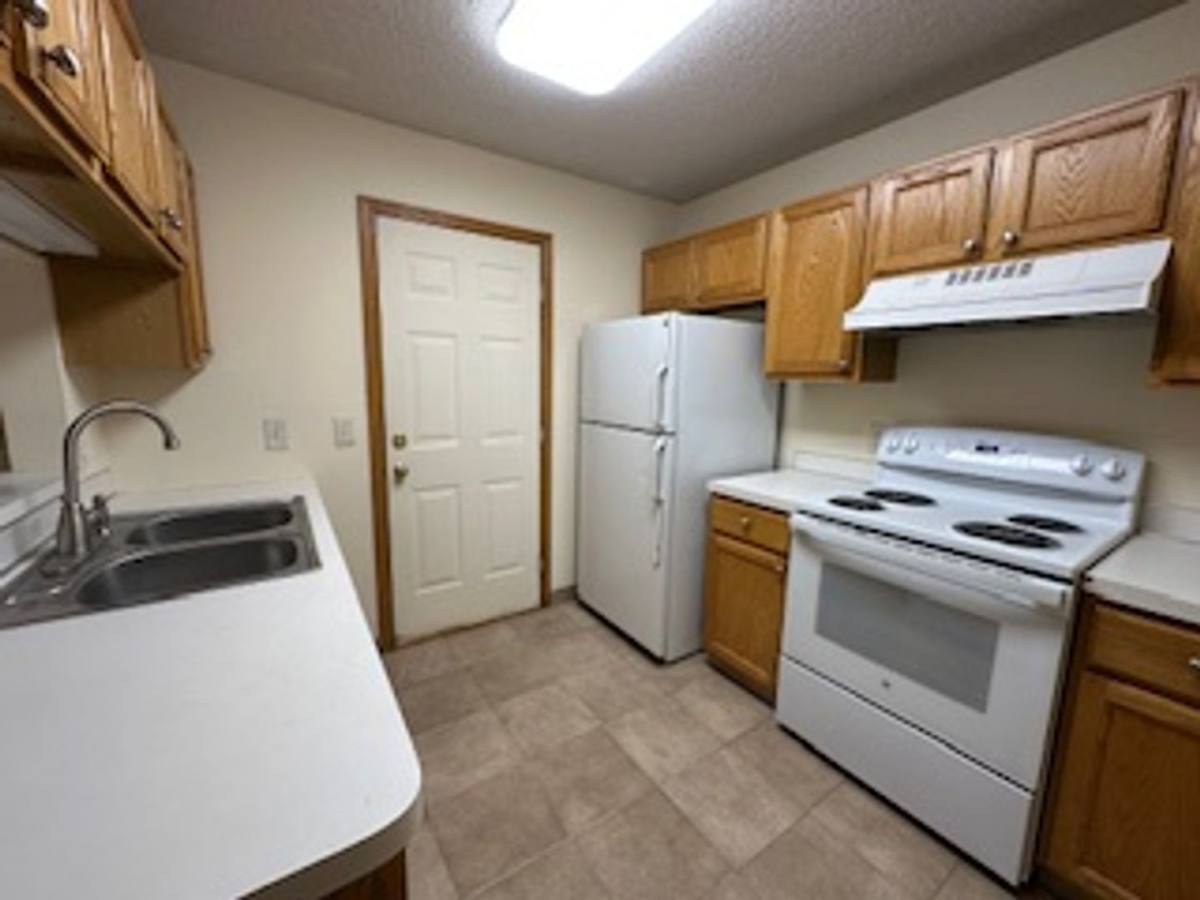 Townhouse for rent at 14764 Excelsior Lane, Saint Paul, MN 55124