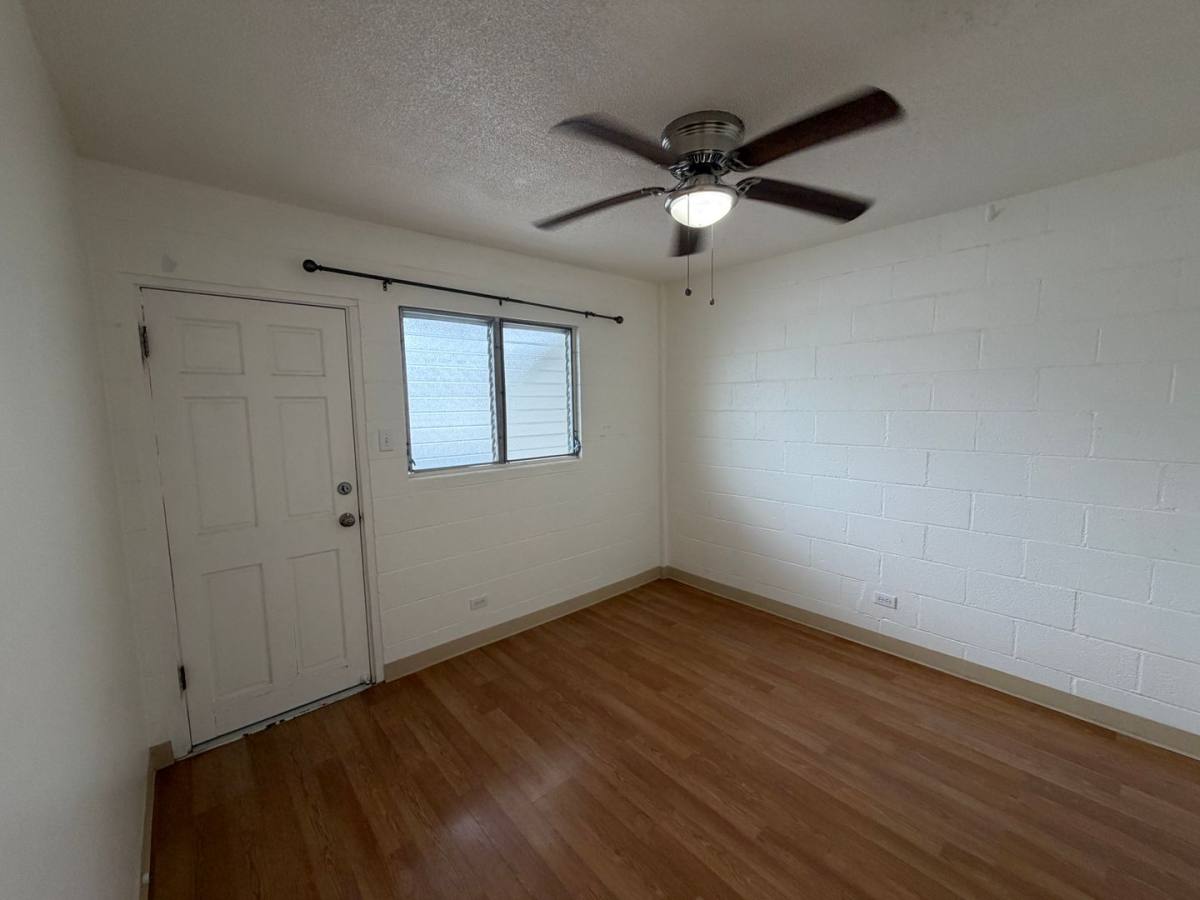 Apartment for rent at 1712 Poki St, Honolulu, HI 96822