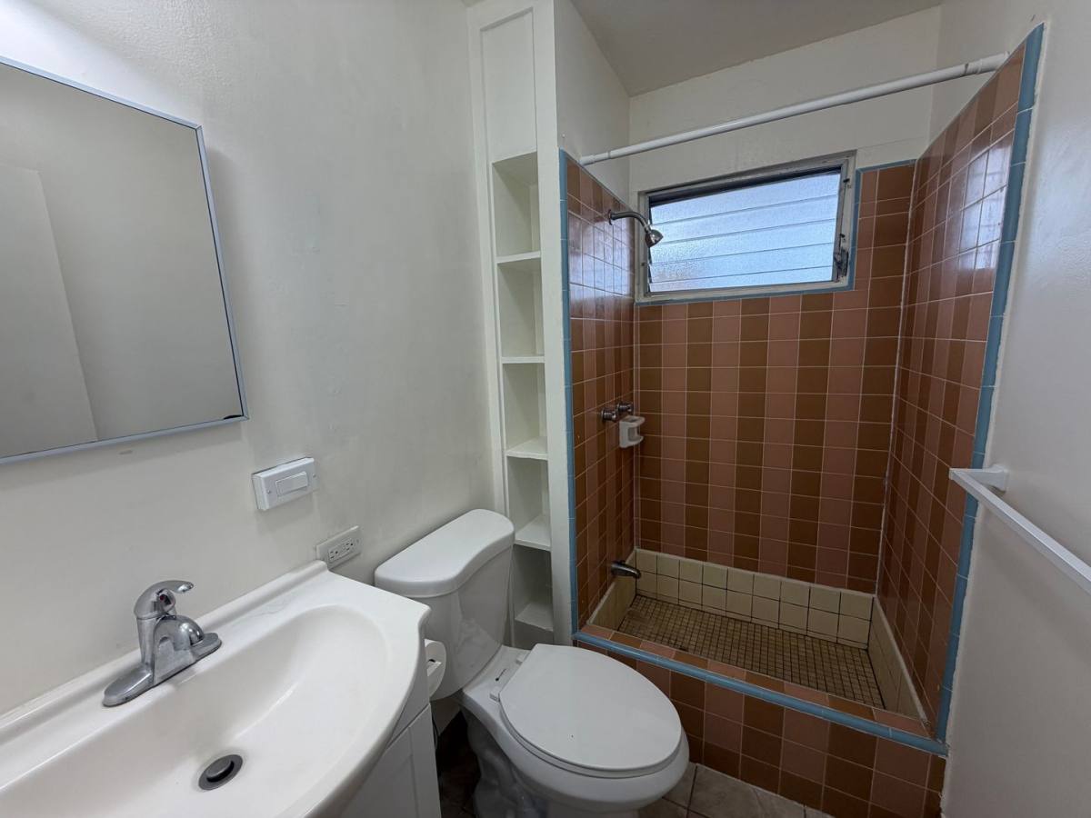 Apartment for rent at 1712 Poki St, Honolulu, HI 96822