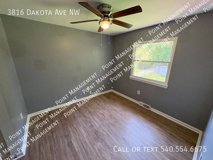 House for rent at 3816 Dakota Ave NW, Roanoke, VA 24017