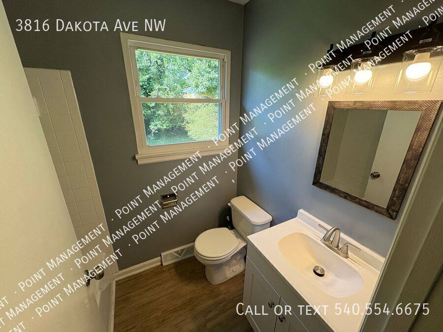 House for rent at 3816 Dakota Ave NW, Roanoke, VA 24017