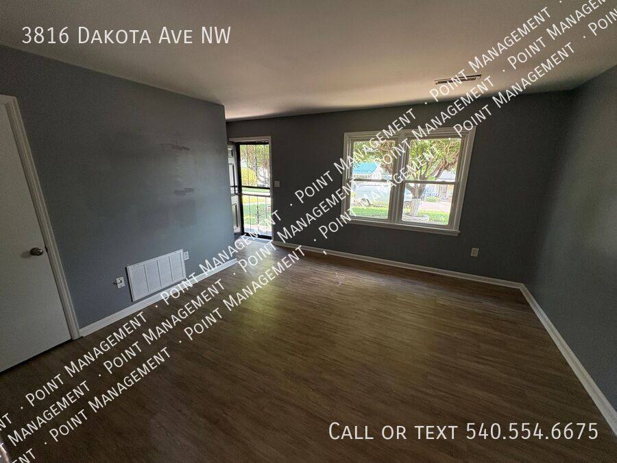 House for rent at 3816 Dakota Ave NW, Roanoke, VA 24017
