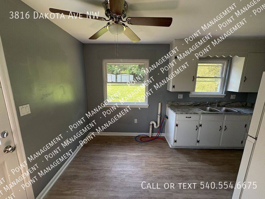 House for rent at 3816 Dakota Ave NW, Roanoke, VA 24017