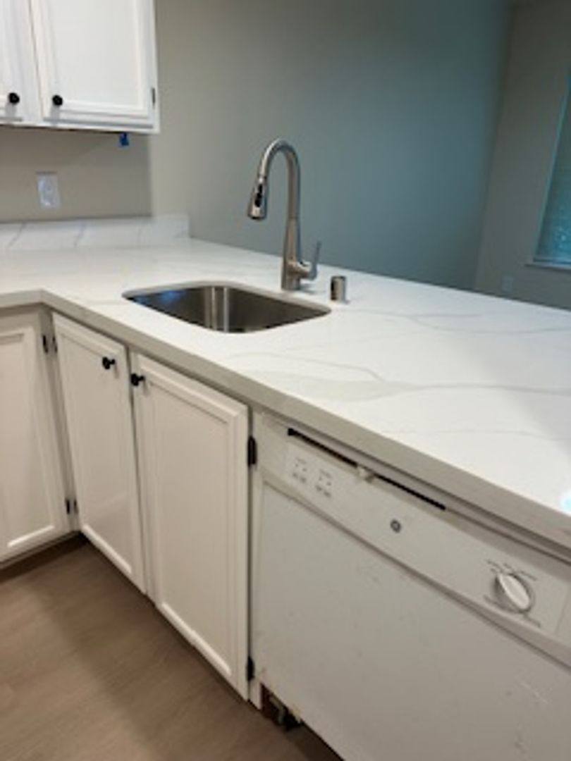 Apartment for rent at 10915 NE 128th St, Kirkland, WA 98034